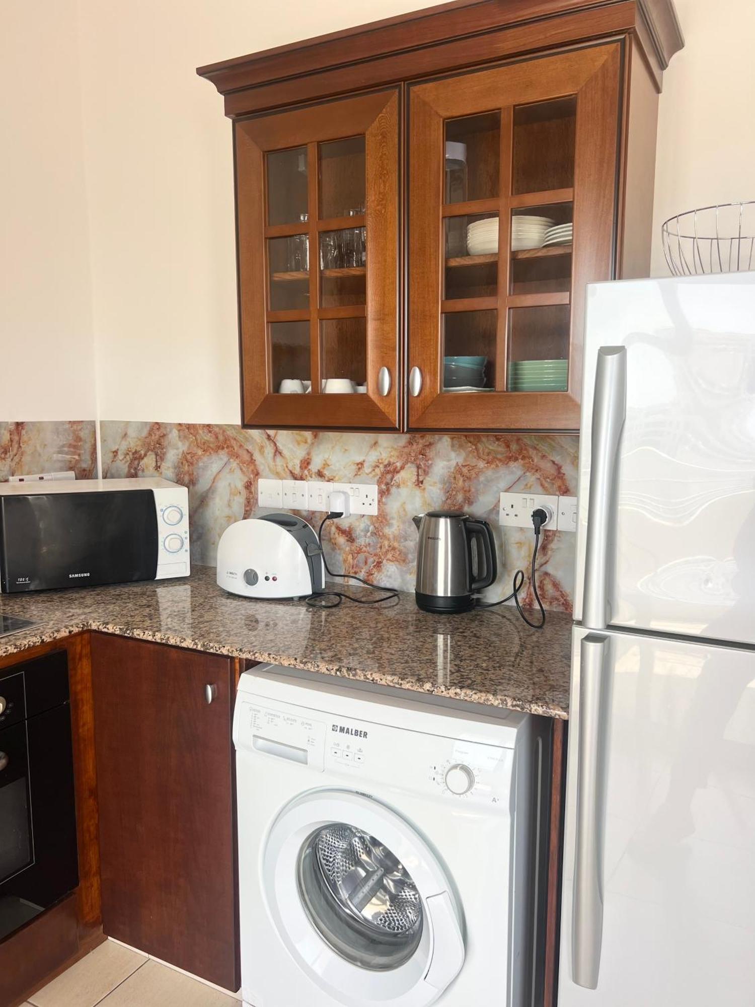 Apartment Capella, Larnaca Buitenkant foto